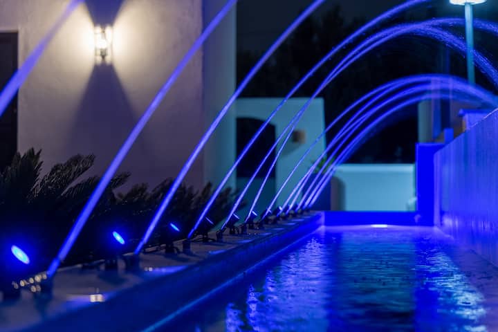 Piscina illuminata