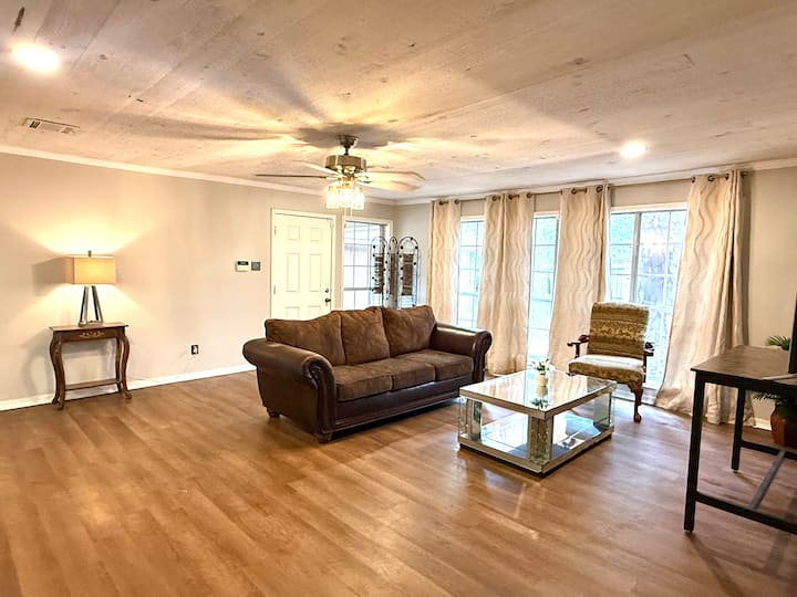 Grand Comanche - West Monroe, LA