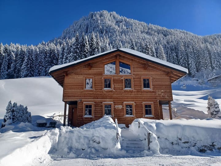 Wohnung In Sankt Gallenkirch Mit Terrasse, Grill - Gargellen