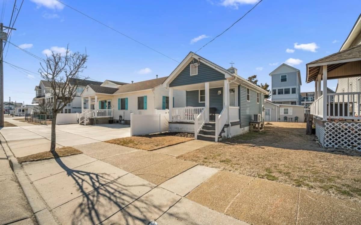 1BD Beach & Bay Views | Steps to Beach & Boardwalk — North Wildwood, NJ
