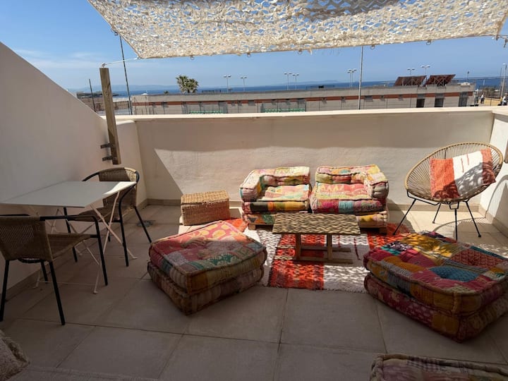 Terraza Con Vistas Y Amplio Apartamento Wifi - Tarifa