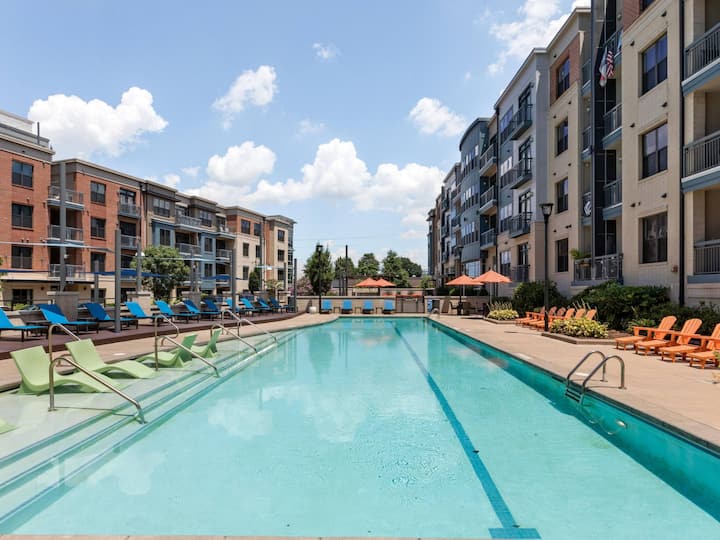 Stroll, Ride, Explore  City Life At Your Doorstep - Charlotte, NC