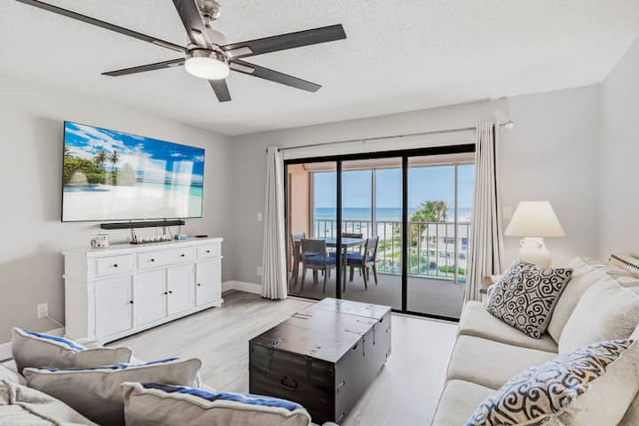 Reef Club #302 Is A Beautifully Appointed Three-be - Indian Rocks Beach, FL