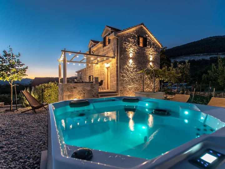 Villa Le Adria - Privater Hottub- Kostenloses Park - Igrane