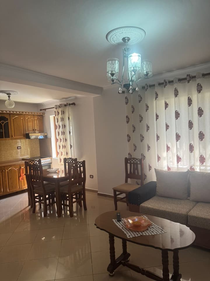 Guest House Ajasllari - アルバニア