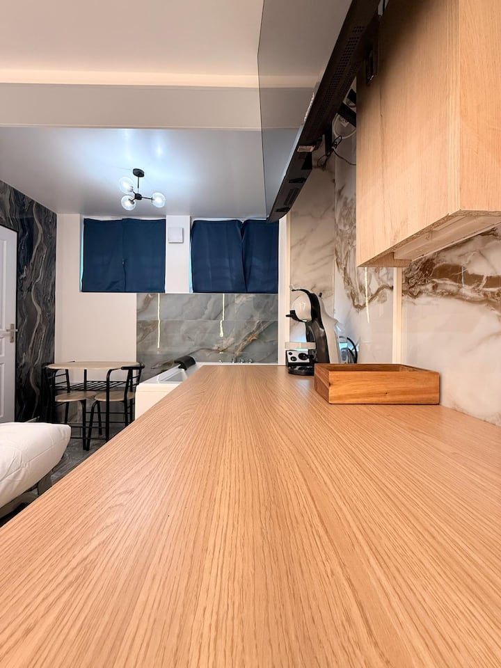 The Hidden Pearl - Le Bourget
