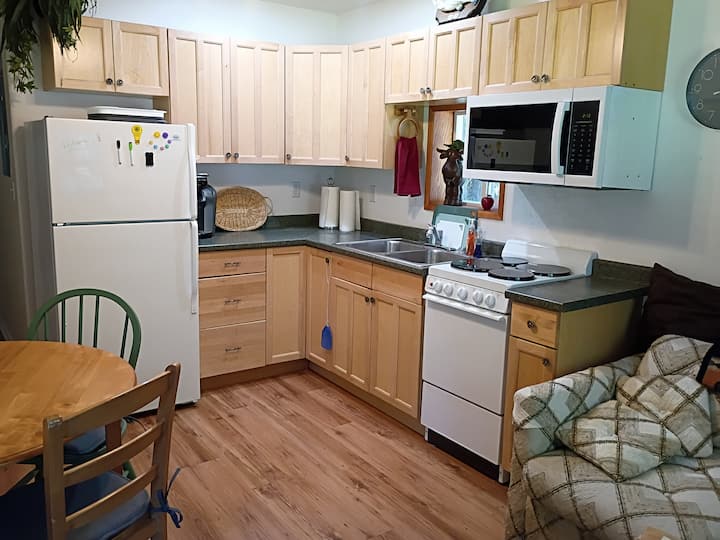 1 
Bed, 1 Bath, 1 Queen Hide-a-bed - Mystic Lake, Washington