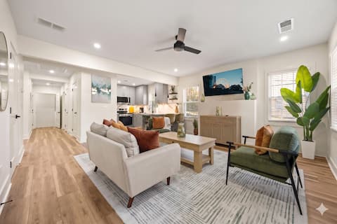 Top performing Airbnb: Modern 4BR ATL Retreat Near Mercedes Benz Stadium in Cascade Avenue/Road