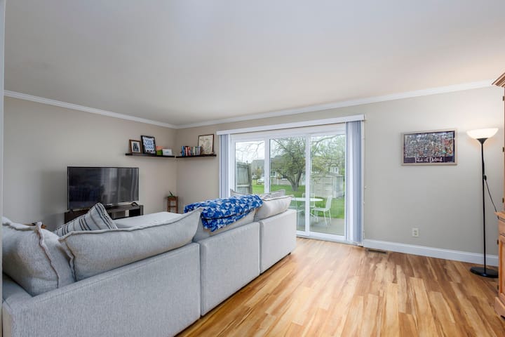 3br Duplex: +30 Days, Fully Frnshd & Major Applncs - Rochester Hills, MI