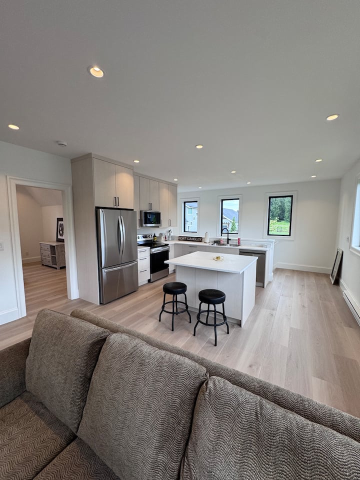Cozy One Bdrm Coach House Mins From Fort Langley! - Langley