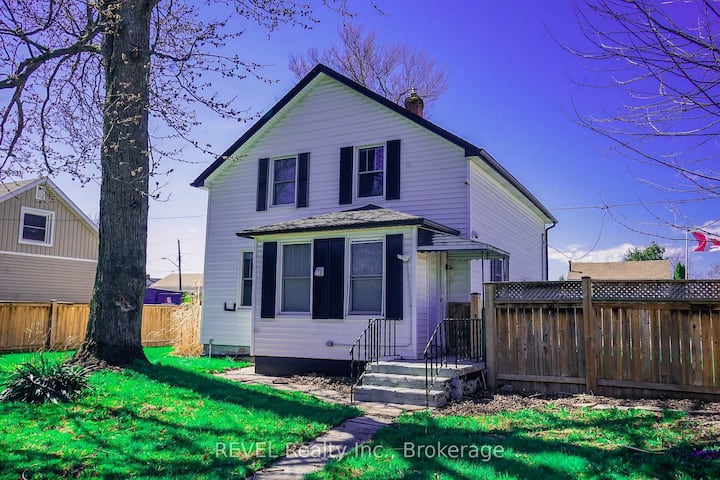 Beautiful Updated 3 Bedroom Home In Niagara Falls - Niagara Falls