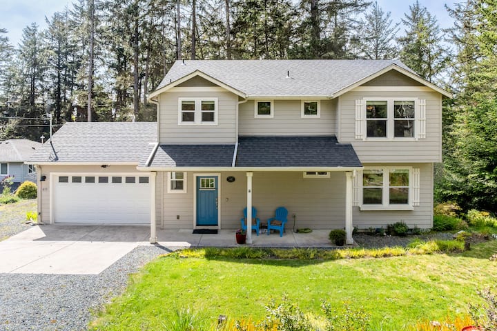 Modern Coastal Gem W/ Forest Views & Game Room - Manzanita, OR