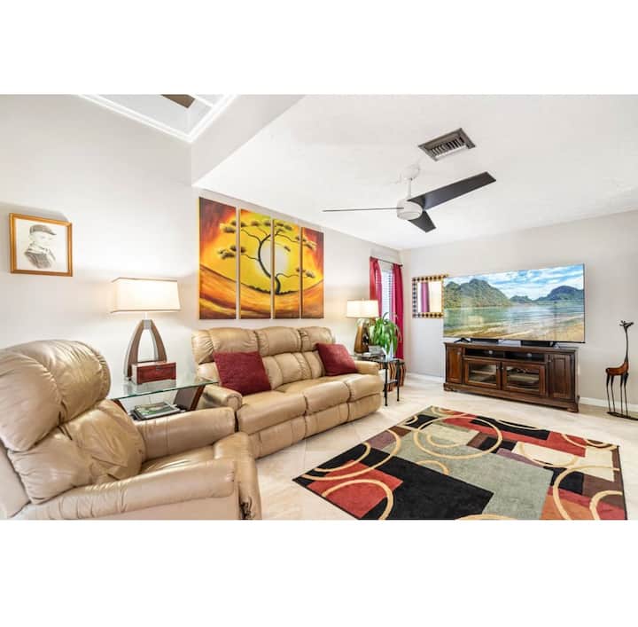 World Cup 25 Min. Peaceful Lush Garden & Pool Home - Coconut Creek, FL