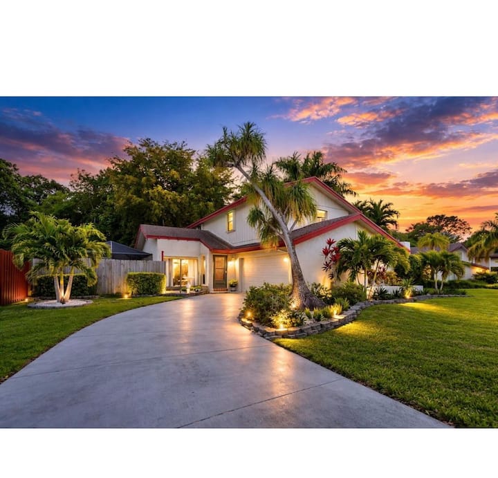 World Cup 25 Min. Peaceful Lush Garden & Pool Home - Coconut Creek, FL
