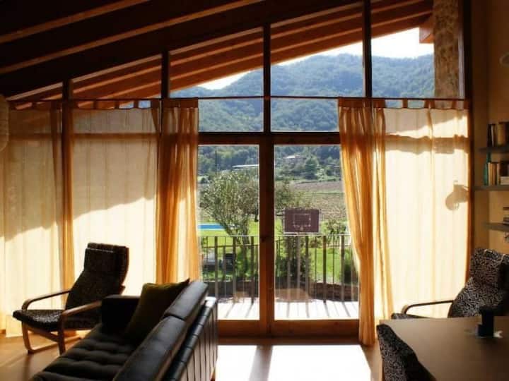 Wohnung El Graner Mit Großer Fensterfront - Olot