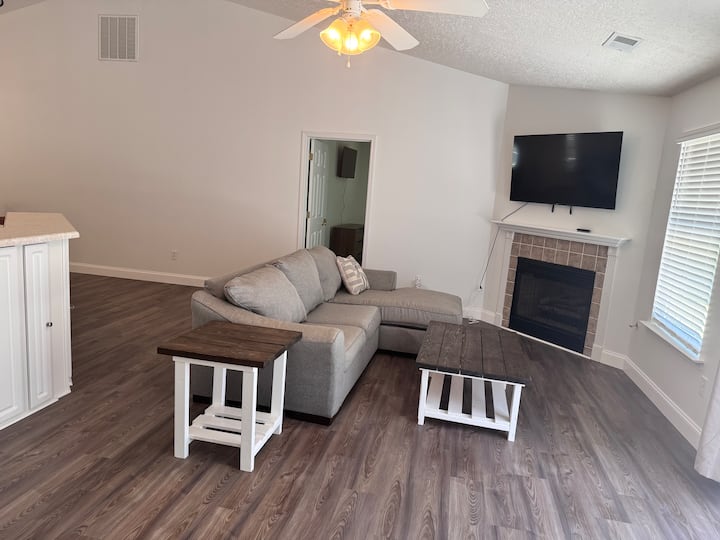 The Steam House · Sauna, Game Room & Space For 10 - Greer, SC
