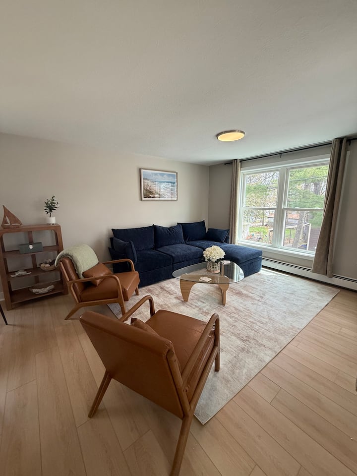 Beach Getaway, Sleeps 5, .9 From The Beach! - Old Orchard Beach, ME