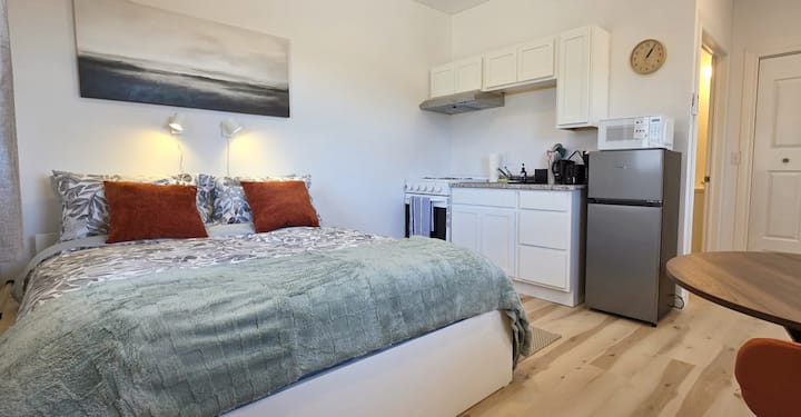 Cozy Bachelor On Cabot Trail| Full Kitchen/bath - Cape Breton Island