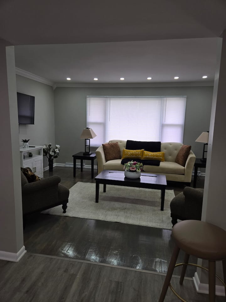 Modern Luxe 3br,2-car Garage 5 Min To Ind Airport - Avon, IN