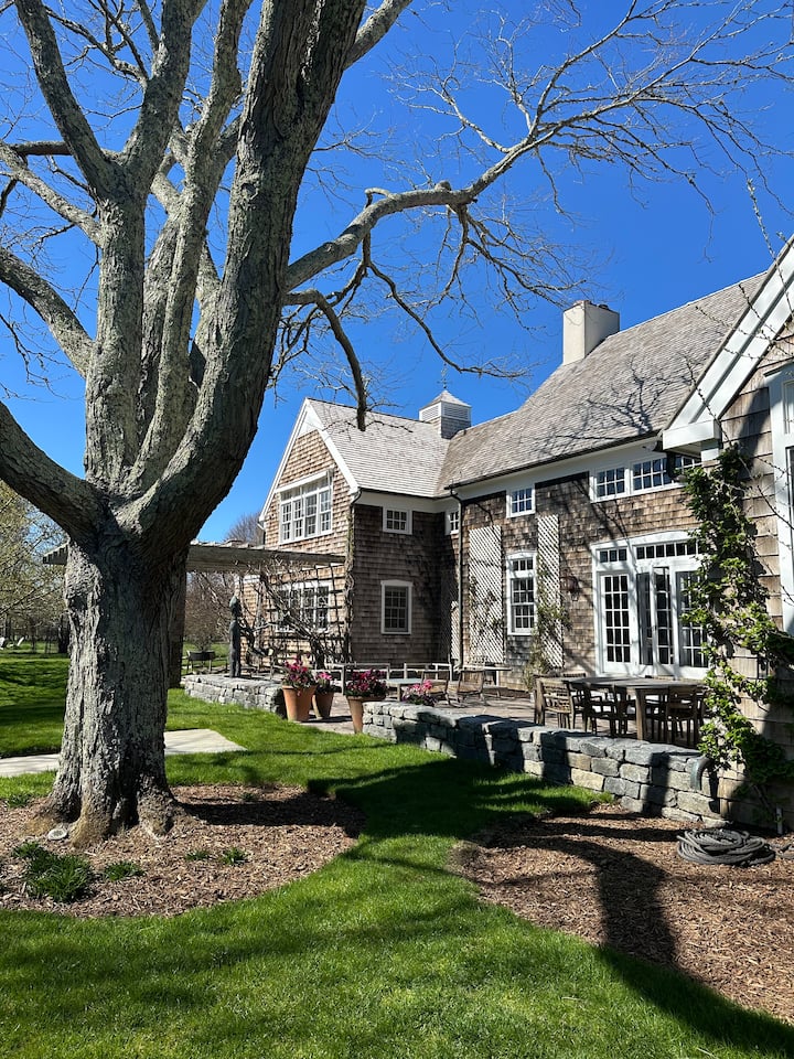 Wainscott Farm & Ocean Estate With Heated Pool - East Hampton, NY