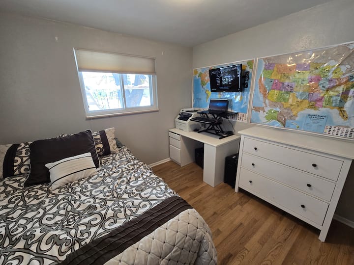 Spacious 5br-7bed|2300sqft| Home & Treehouse - Centennial