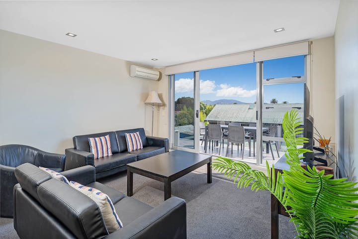 3 Bedroom Harbour View Apartment - Whitianga