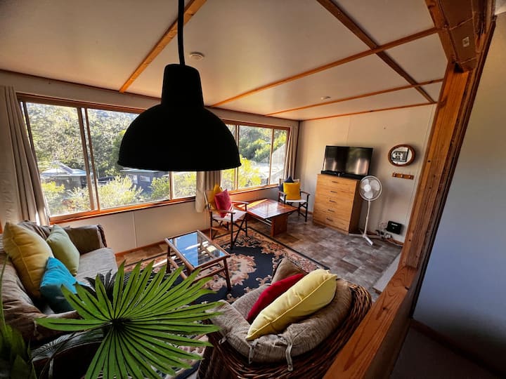 "Lighthouse" Bush Cabin 83 With Shared Bathroom - Southern Highlands