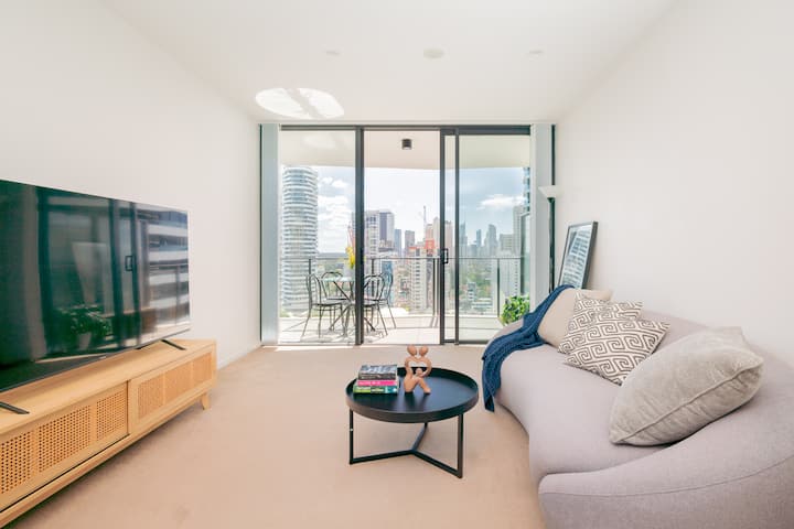 Modern Broadbeach 2br Apartment | Pet Friendly - Broadbeach