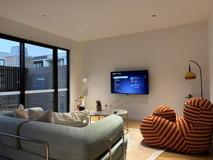 Stylish Brand New 3-level 3br Home | Sleeps 10 - Windsor, Australia