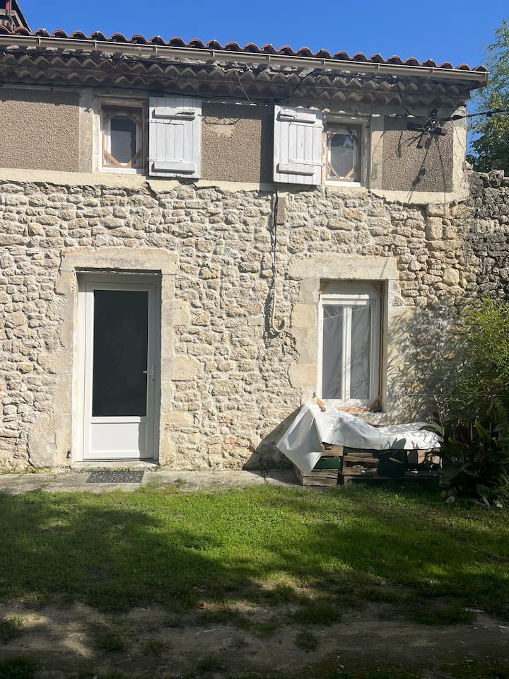 Une Chambre Dans Une Maison Reposante - Lesparre-Médoc