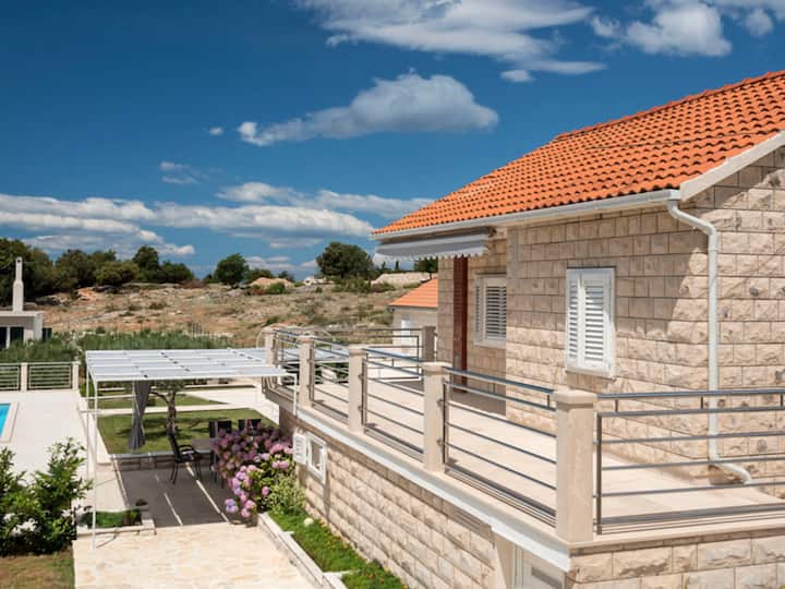 Finca Mit Garten, Grill Und Terrasse By Interhome - Supetar