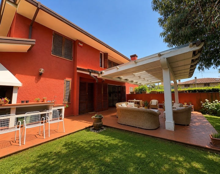 Villa Elysia - 3 Rooms, 2 Baths, 3parking & Garden - Pietrasanta