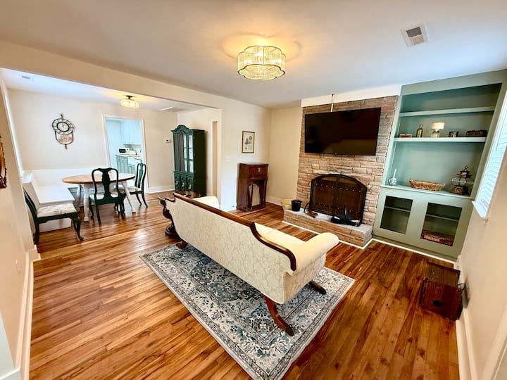 The Curio Cottage - Sumter, SC