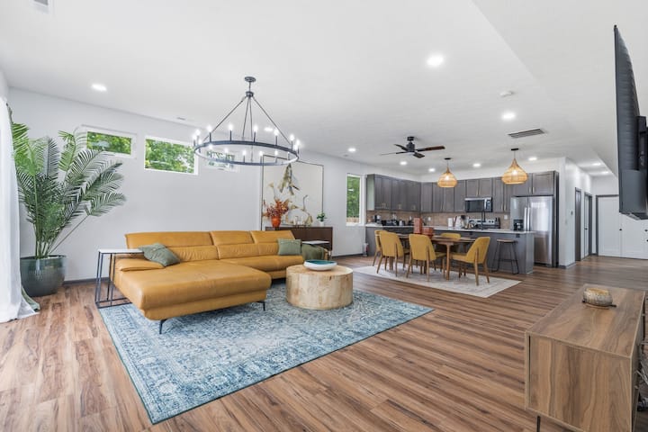 The Hamilton House | Luxury 4br Near Downtown - Lucas Oil Stadium - Indianapolis