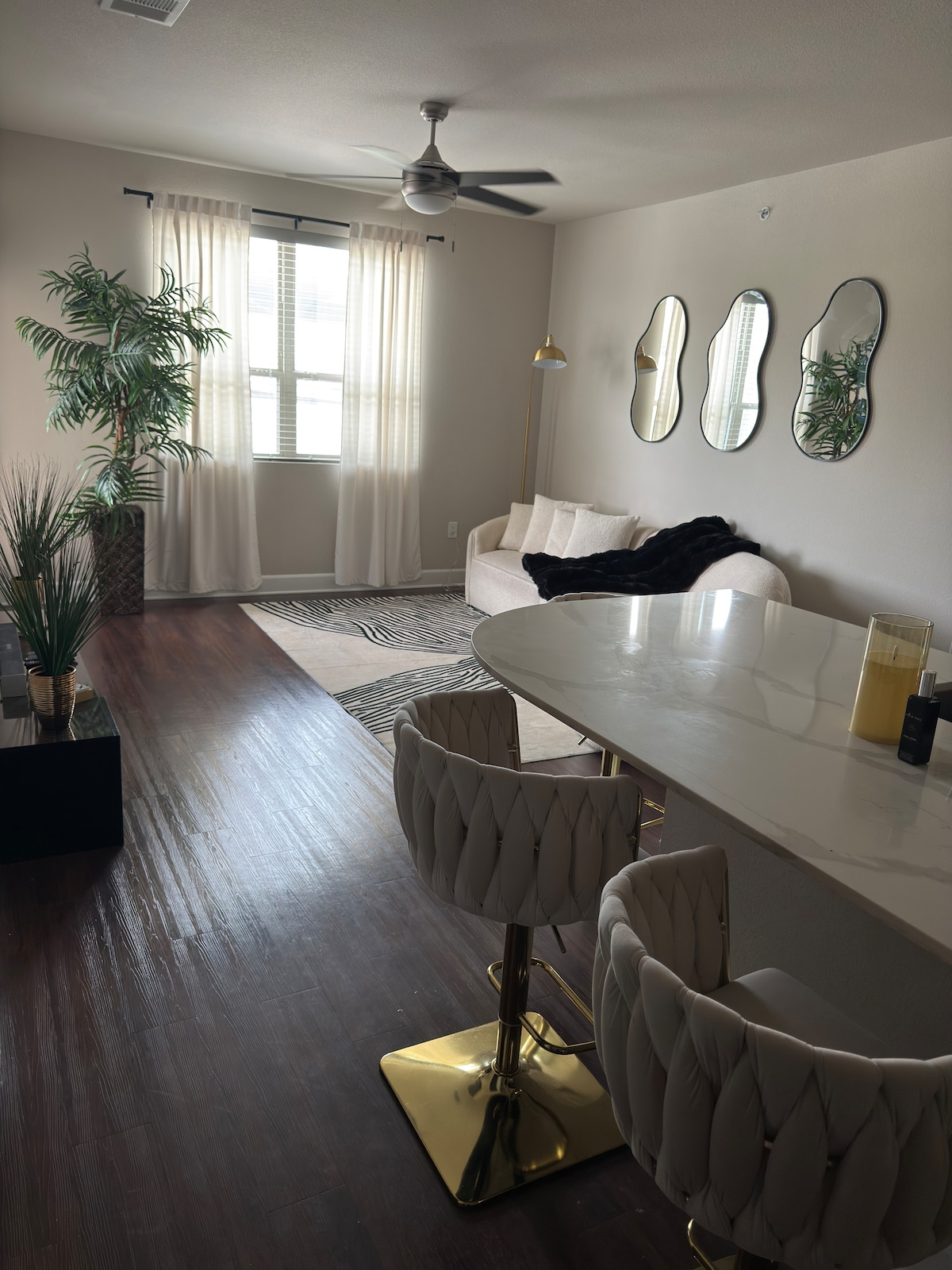 Modern Cozy-Luxe Stay - Apartments for Rent in Carrollton, Texas