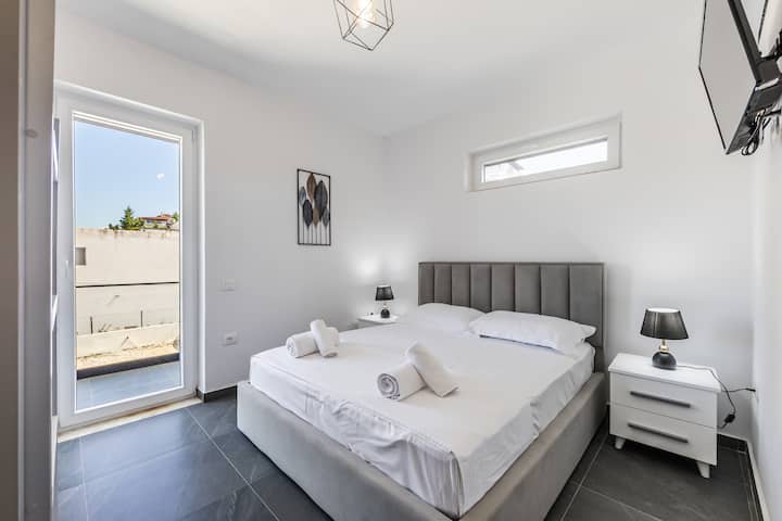 Crystal Beach Rooms 101 By Ps + Parking - Durazzo