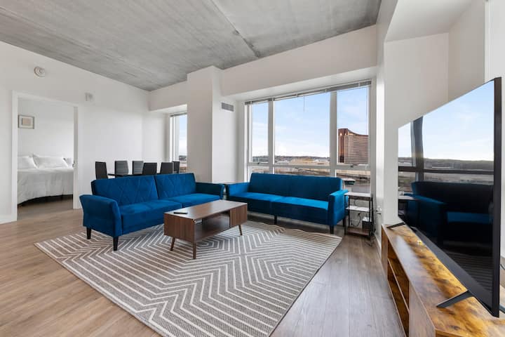 Spacious 3br 2ba Condo Lake, City View - Belmont, MA