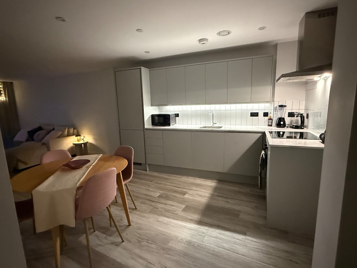 Luxury apartment for a comfy& romantic gate away - Flats for Rent in ...