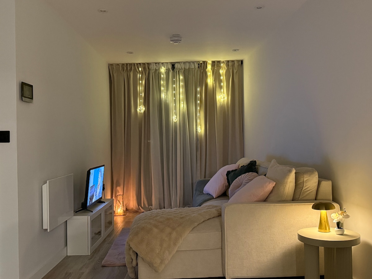 Luxury apartment for a comfy& romantic gate away - Flats for Rent in ...