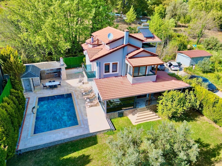 Doğa Ile Iç Içe Göcek'te ÖZel Tasarım Villa - Göcek