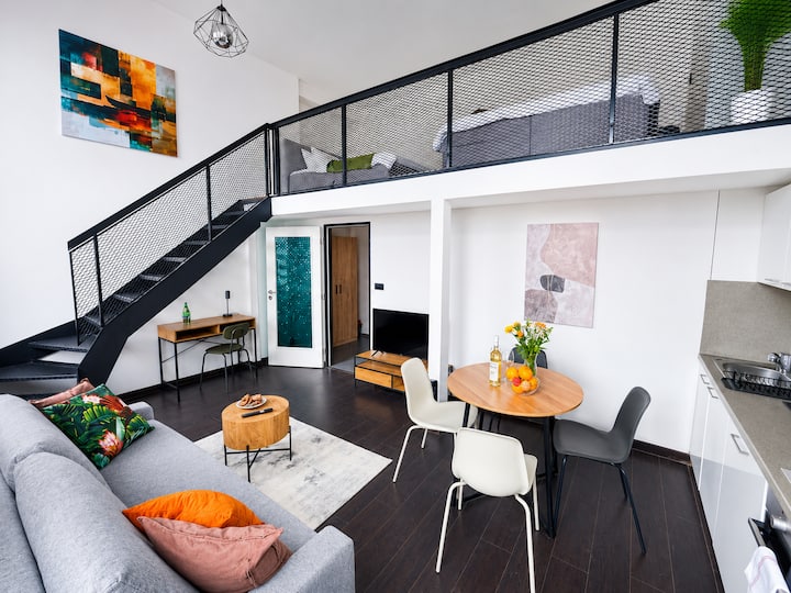 2-level Apartment In The Centre | 6 Guests | Metro - Prague