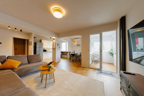 Successful Airbnb property: Bright modern stay near city center in Timișoara