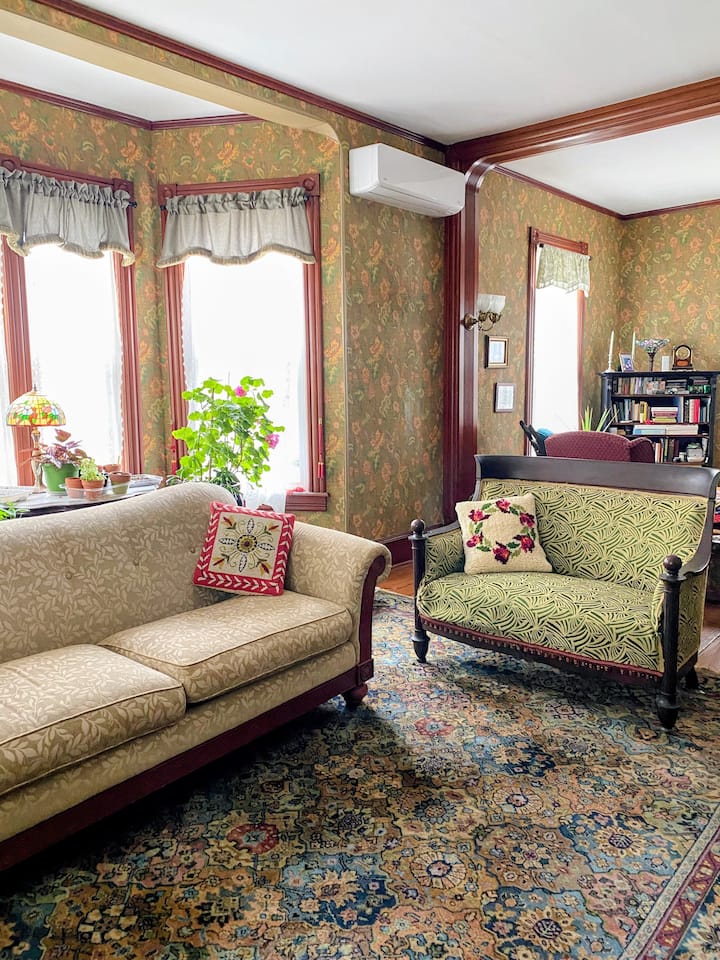 1886 Eva Blake House In Bellows Falls, Vermont - Charlestown, NH