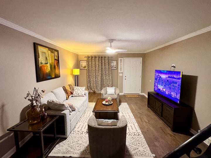3br Townhouse Perfect For Traveling Professionals - Flint, MI