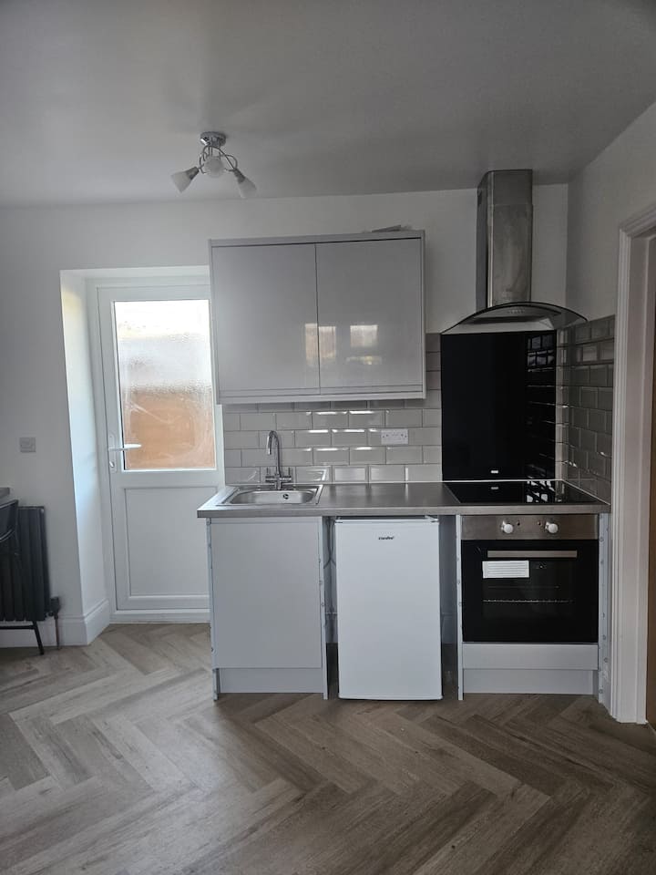 One Bedroom Apartment In Poole - Sandbanks