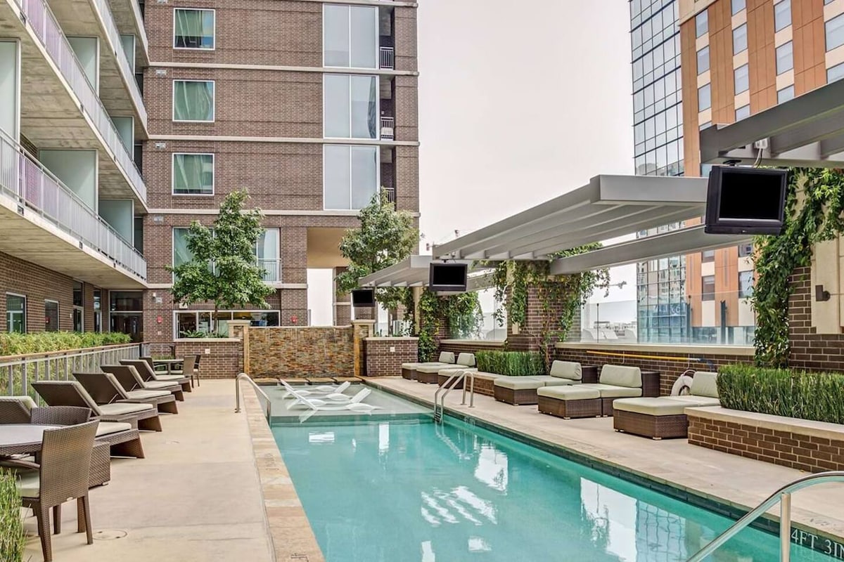 Downtown | Luxury Studio Apt. | Pool | Gym | Great