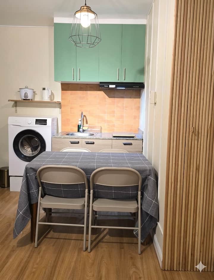 Condo Unit @ Fairview W/ Netflix, Wifi And Bathtub - Quezon City