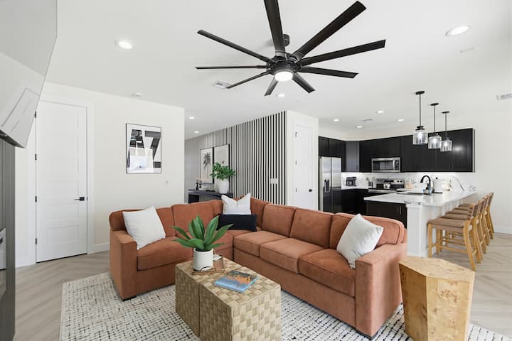 Game Room & Lakeviews | Pool • Spa | Near Marina - Lake Havasu City, AZ