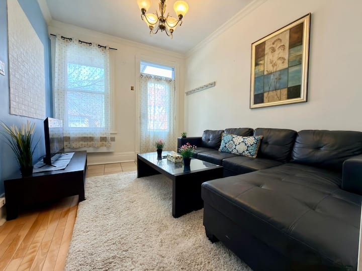 Newly Renovated Unit - Montreal