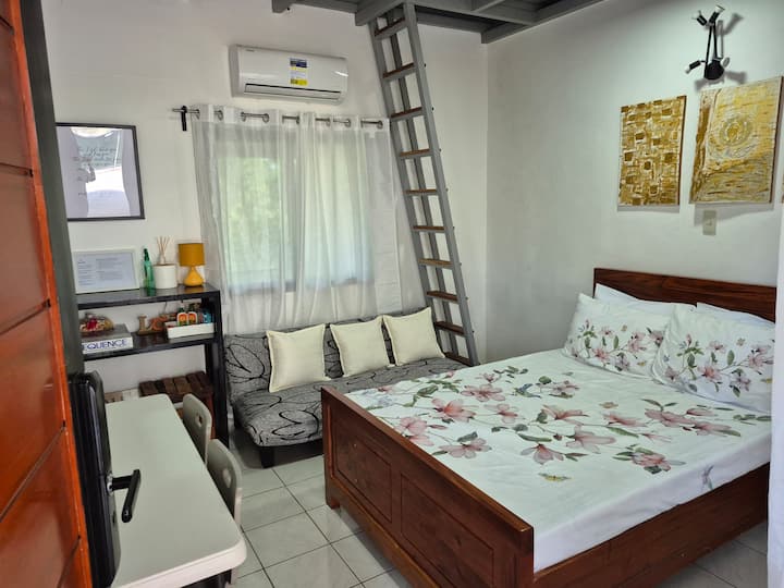 Tiny Home With Loft In A Gated Mini Forest - Silang